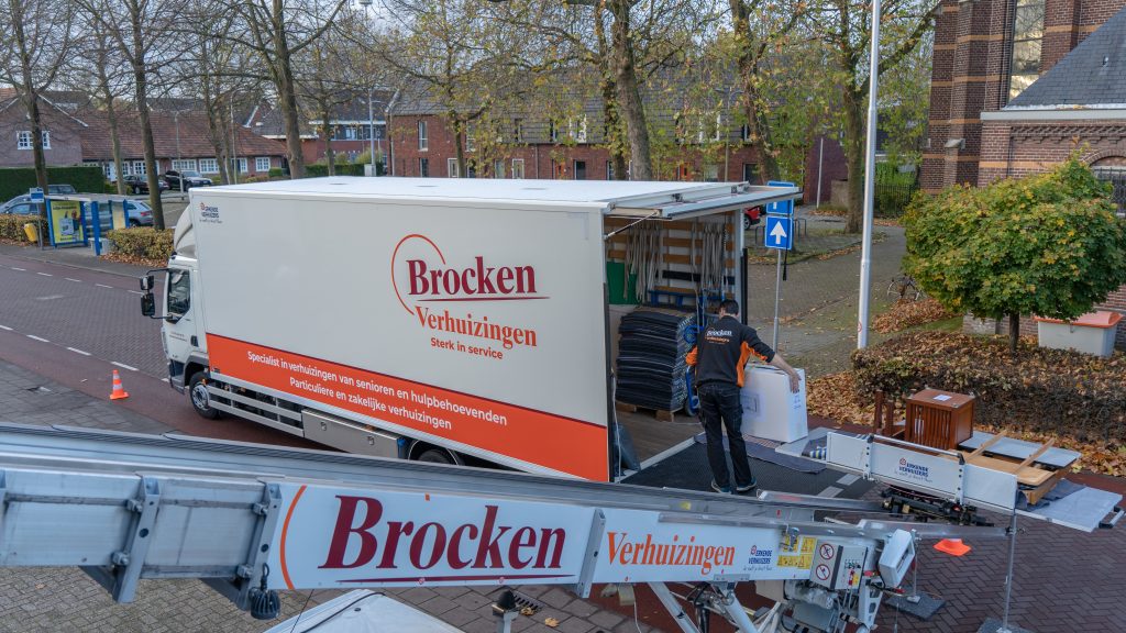 verhuislift en verhuiswagen brocken verhuizingen